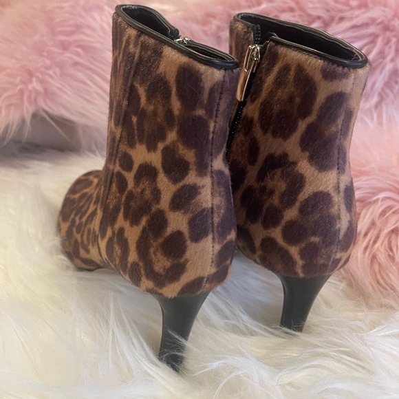 Nine West Faux Fur Leopard Fur Heeled Booties Sz 6 - Picture 3 of 9
